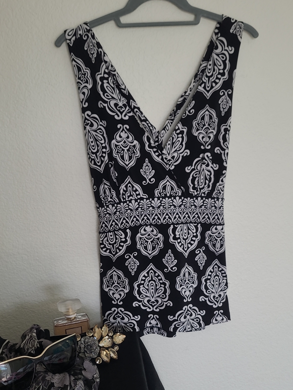 White House Black Market Signature Knits Black and White Patterned Top